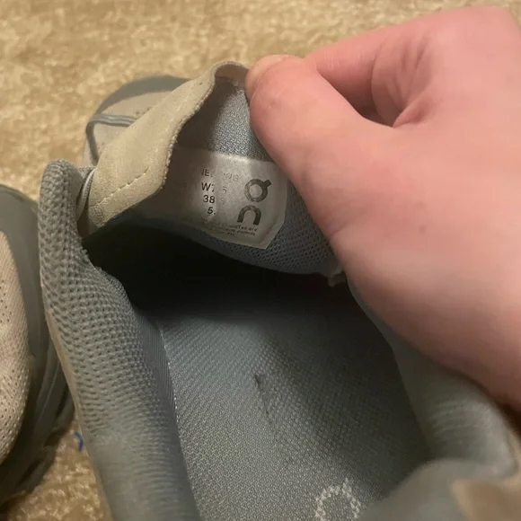 On Running CloudTec Athletic Shoes Light Grey - Picture 5 of 7